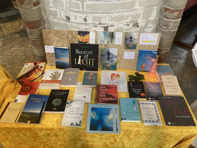 Büchertisch