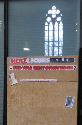Plakat mit Herzliches Beileid - Und was geht sonst noch?